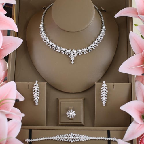 طقم لؤلؤ مميز