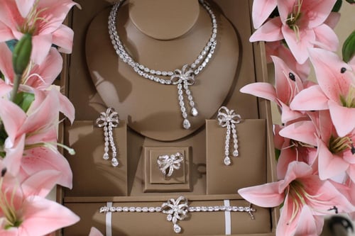 طقم اناقه فيونكه