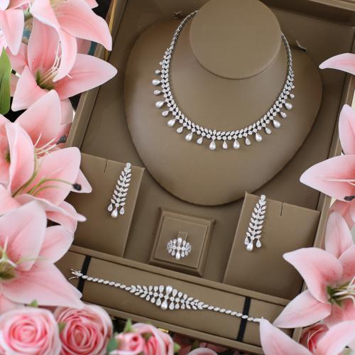 طقم لؤلؤ ملكي