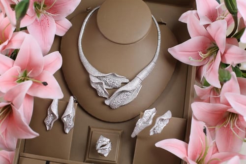 طقم دقة الماس فخم