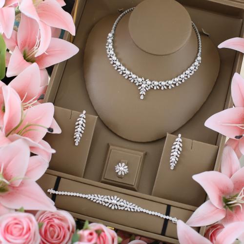 طقم لؤلؤ مميز