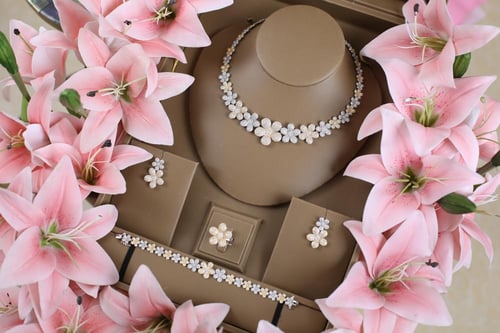 طقم طوق ورد دقة الماس - مكس