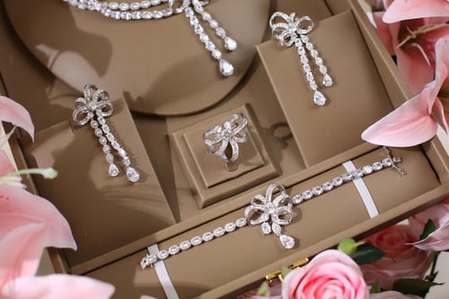 طقم اناقه فيونكه