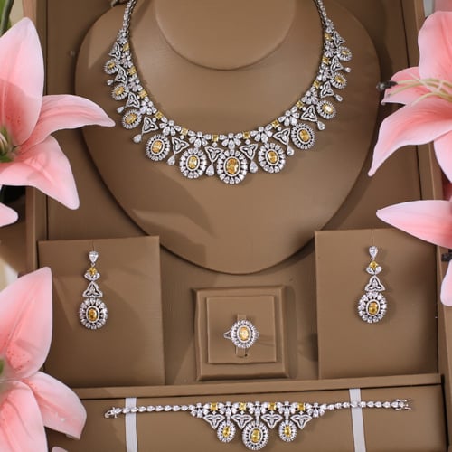 طقم ملون اصفر او ابيض