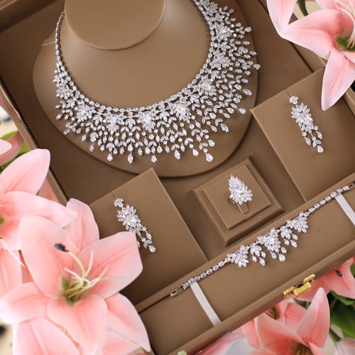 طقم كبير مميز