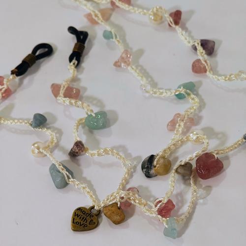 Spectacle chain with colored stones
