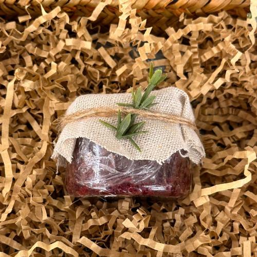 Natural lip scrub with olive oil