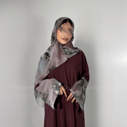 ملك ، عباية سفر صيفية