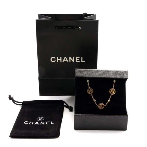 سوار Aura ذهبي