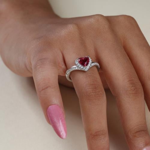 خاتم فضه بحجر الزركون الاحمر