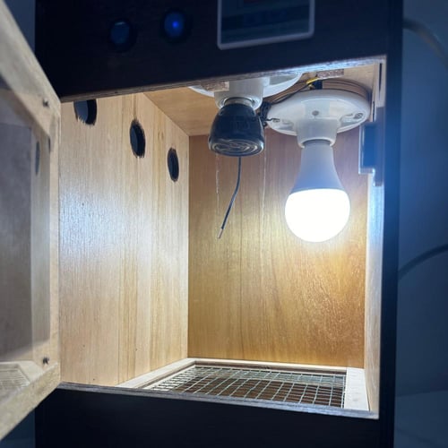 حاظنه كهربائيه