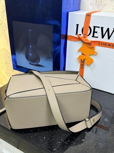 شنطة 24cm LOEWE