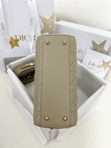 ليدي ديور 20cm سمول