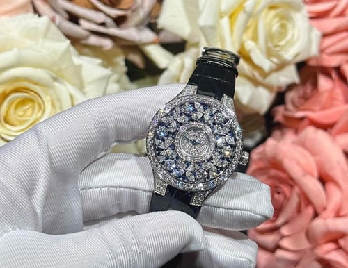 ساعة غراف الماس