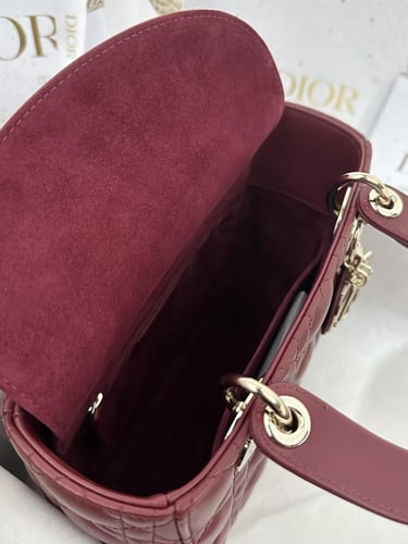 ليدي ديور عنابي 20cm سمول