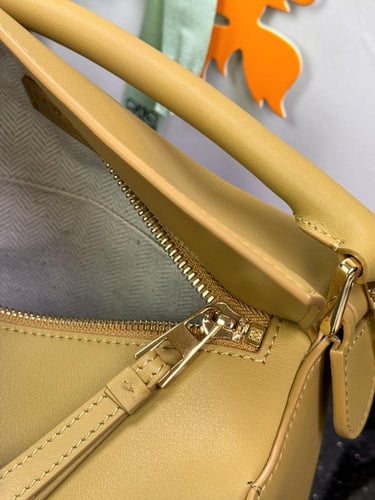 شنطة puzzle 24cm LOEWE