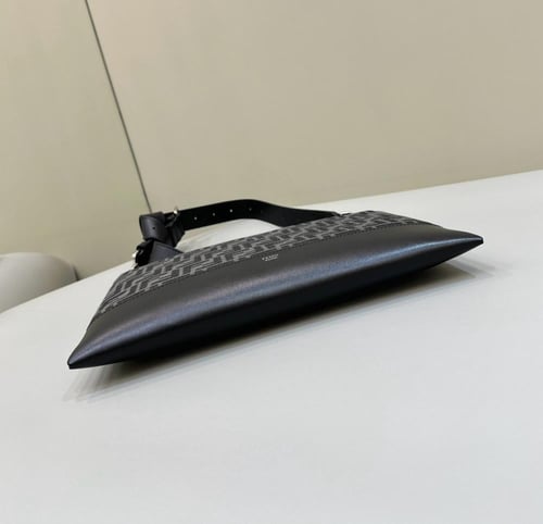 شنطة فندي 33.5cm