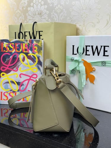 شنطة 24cm LOEWE