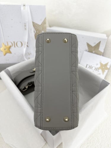 ليدي ديور رمادي 20cm سمول