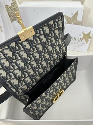 ديور montaigne 24cm17cm