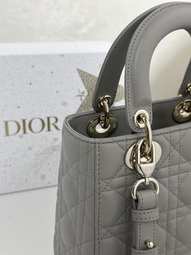 ليدي ديور رمادي 20cm سمول