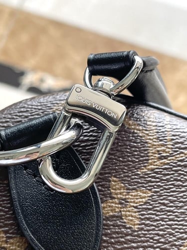 شنطة 30cm 21cm LV