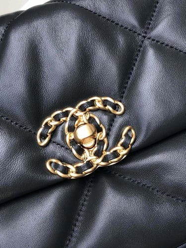 شنطة فليب 19 شانيل