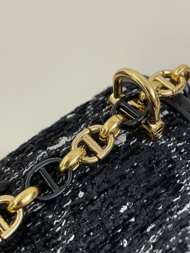 شنطة ديور miss caro 19cm