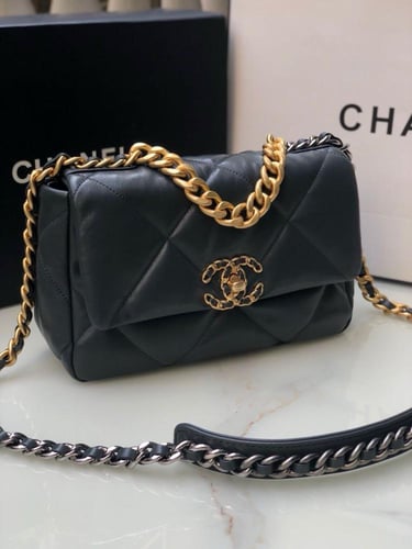 شنطة فليب 19 شانيل