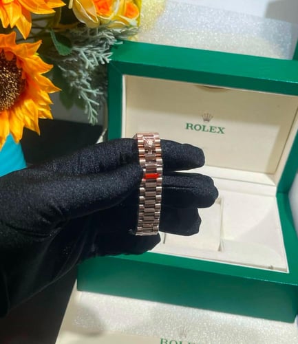 ساعة اللماس رولكس