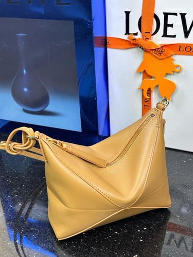 شنطة 23cm LOEWE