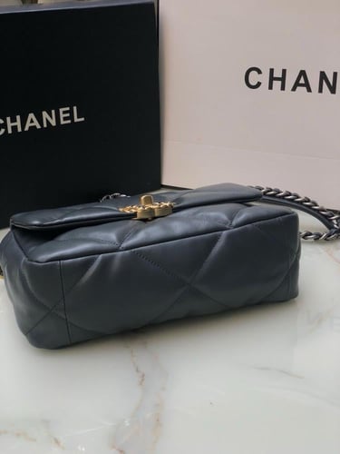 شنطة فليب 19 شانيل