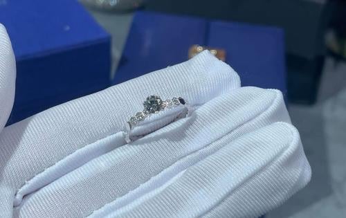 خاتم شوميه ابيض و الماس