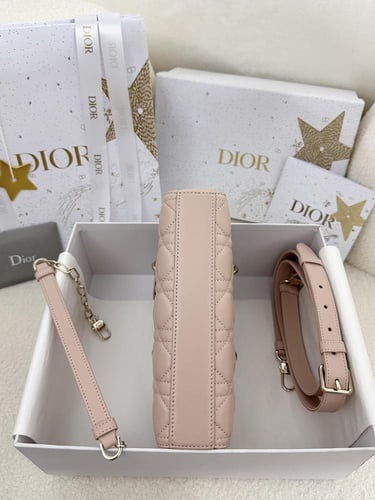 ليدي ديور جوي