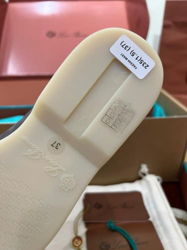 شوز لوربيانا