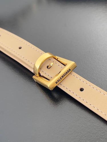 شنطة بالنسياقا