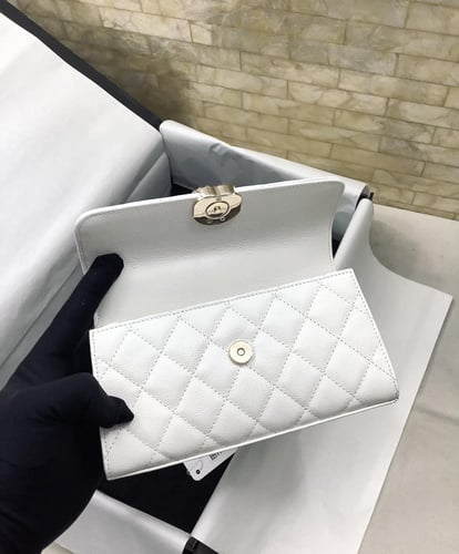 شنطة شانيل اسود 18cm