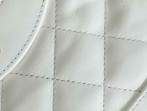 شنطة شانيل ابيض