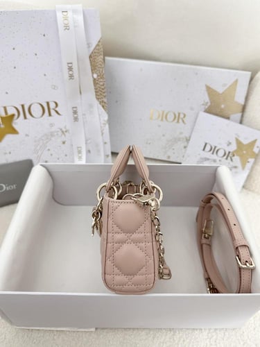 ليدي ديور جوي