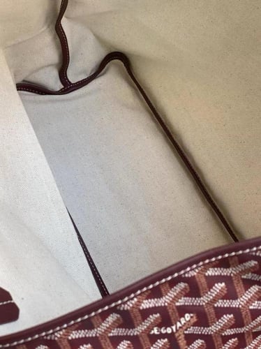 شنطة قويارد Pm