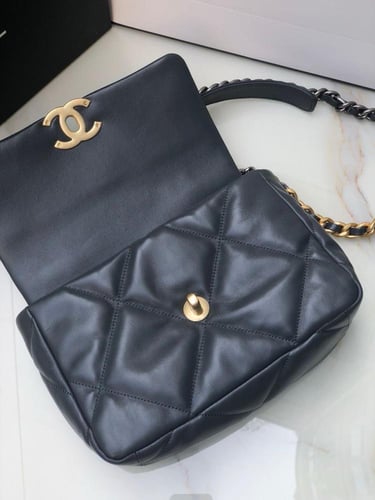 شنطة فليب 19 شانيل