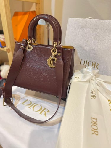 شنطة ليدي ديور عنابي