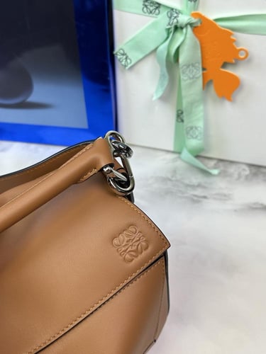 شنطة 24cm LOEWE