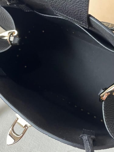 شنطة Rockstud 28cm 21cm