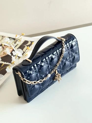 ديور miss 21cn كحلي لامع