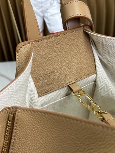 شنطة LOEWE