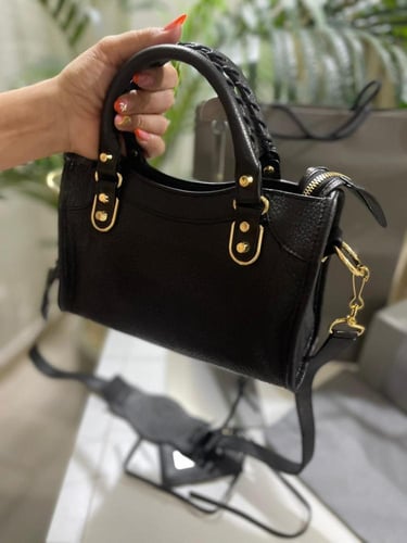 شنطة بالنسياقا