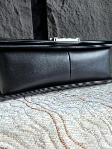 شانيل Leboy اسود