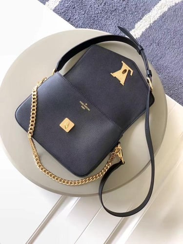 شنطة LV 22cm 16,5cm