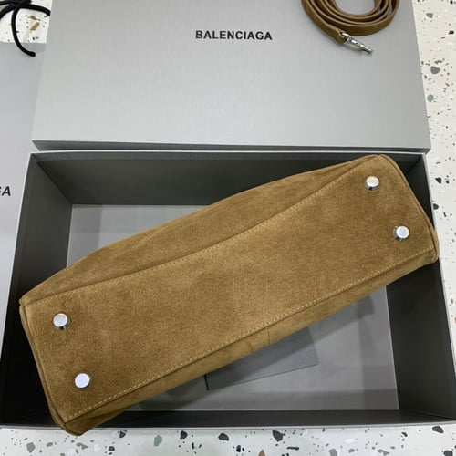 شنطة بالنسياقا